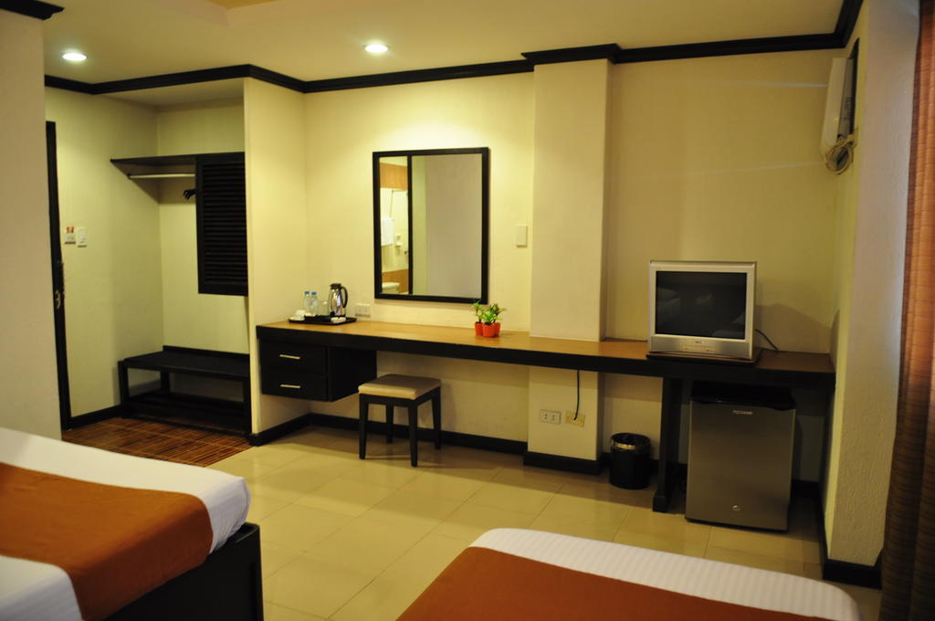 O Hotel Bacolod Exterior foto
